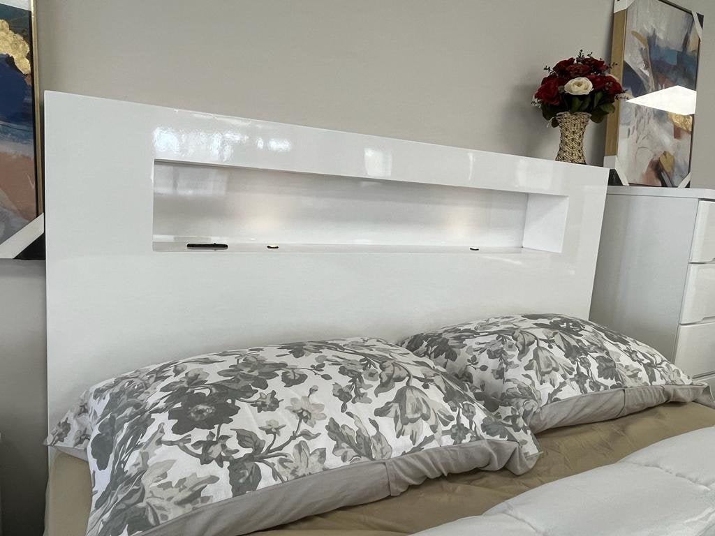 EYES BEDROOM SET